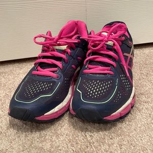 Womens size 9.5 ASICS Gel-Kayano 22